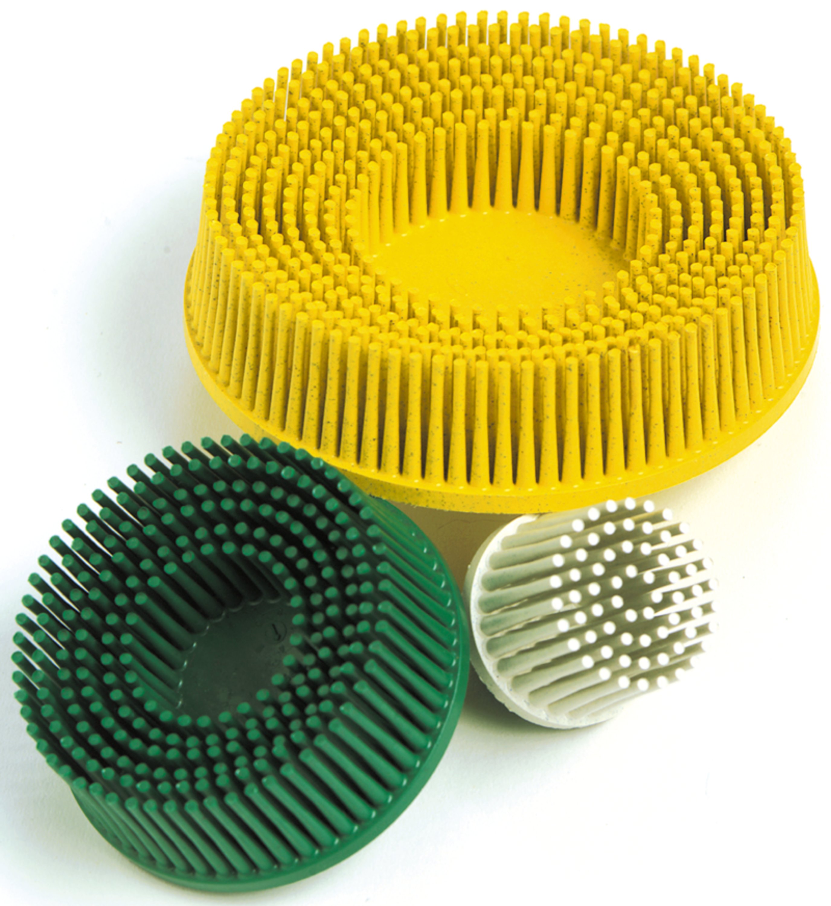 The bristle discs included in 3M™ Roloc™ Bristle Disc Kit 982BS are ideal for more specialized jobs like removing paint, stains, adhesives, weld burn, rust and other contaminants from the workpiece.